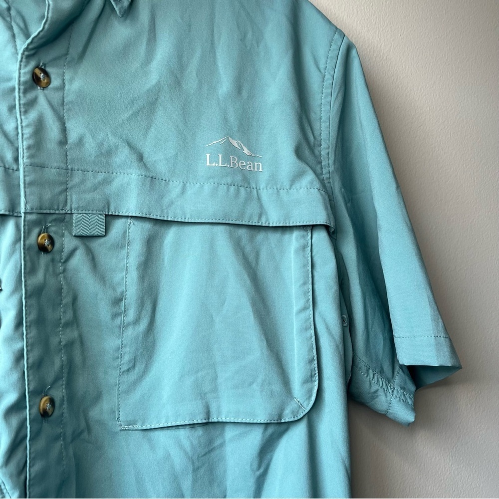 L.L. Bean Men's MEDIUM TALL Tropicwear Mineral Blue Button Down Short Sleeve Top